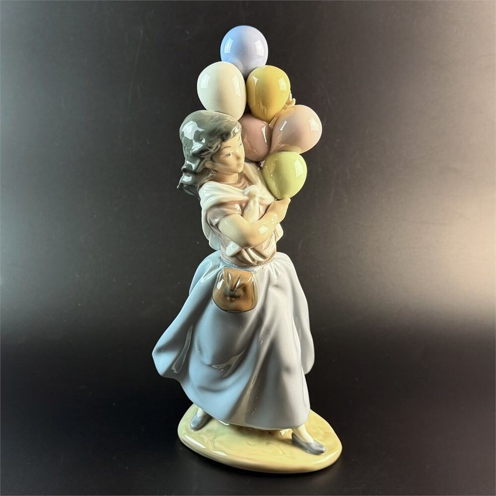 Vintage Lladro Balloon Seller Porcelain Sculpture